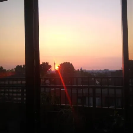 Apartment Rheinblick7 - Spektakulaerer Blick Auf Duesseldorfer Skyline - Ruhig Modern Privatparkplatz Aufzug - Anbindung An Messe Flughafen Hauptbahnhof *