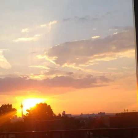 Rheinblick7 - Spektakulaerer Blick Auf Duesseldorfer Skyline - Ruhig Modern Privatparkplatz Aufzug - Anbindung An Messe Flughafen Hauptbahnhof *