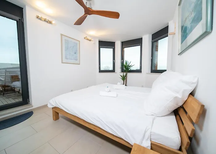 Lejlighed Rheinblick7 - Spektakulaerer Blick Auf Duesseldorfer Skyline - Ruhig Modern Privatparkplatz Aufzug - Anbindung An Messe Flughafen Hauptbahnhof *