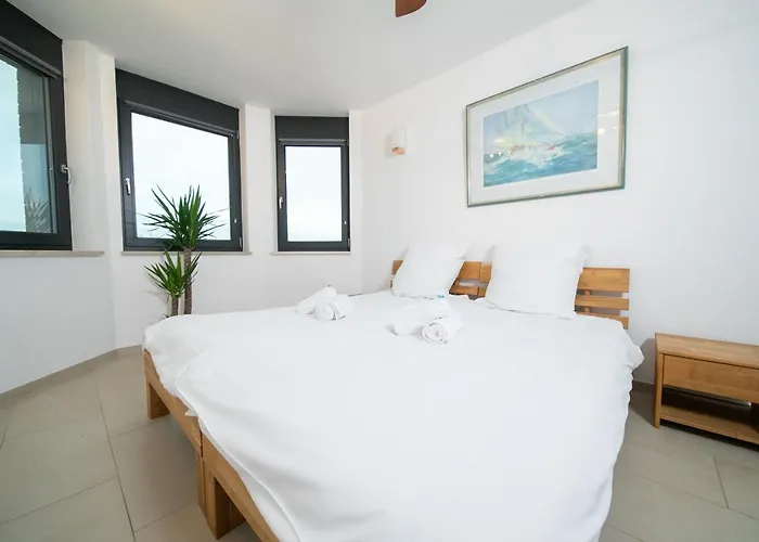 Lejlighed Rheinblick7 - Spektakulaerer Blick Auf Duesseldorfer Skyline - Ruhig Modern Privatparkplatz Aufzug - Anbindung An Messe Flughafen Hauptbahnhof Neuss