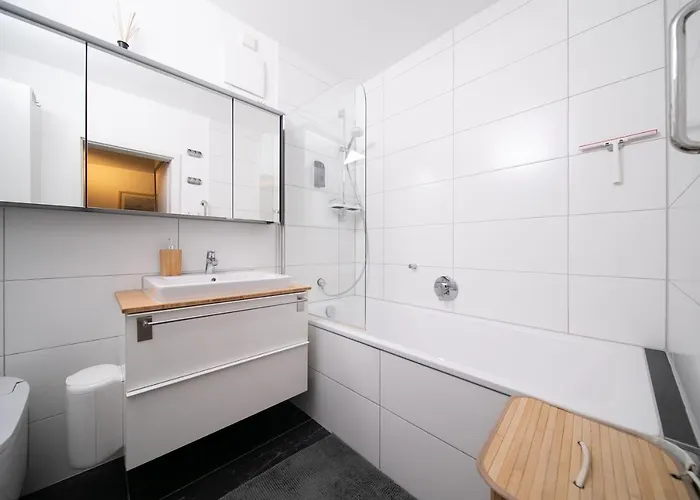 Rheinblick7 - Spektakulaerer Blick Auf Duesseldorfer Skyline - Ruhig Modern Privatparkplatz Aufzug - Anbindung An Messe Flughafen Hauptbahnhof Lejlighed Neuss