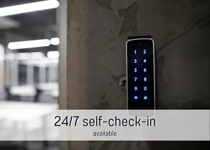 Rheinblick7 - Spektakulaerer Blick Auf Duesseldorfer Skyline - Ruhig Modern Privatparkplatz Aufzug - Anbindung An Messe Flughafen Hauptbahnhof Apartment *