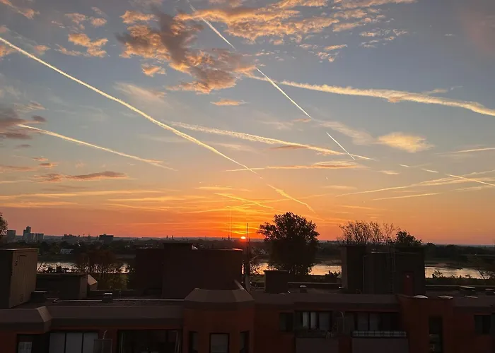 Rheinblick7 - Spektakulaerer Blick Auf Duesseldorfer Skyline - Ruhig Modern Privatparkplatz Aufzug - Anbindung An Messe Flughafen Hauptbahnhof Lejlighed