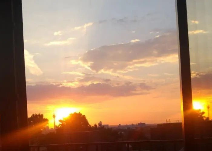 Rheinblick7 - Spektakulaerer Blick Auf Duesseldorfer Skyline - Ruhig Modern Privatparkplatz Aufzug - Anbindung An Messe Flughafen Hauptbahnhof *